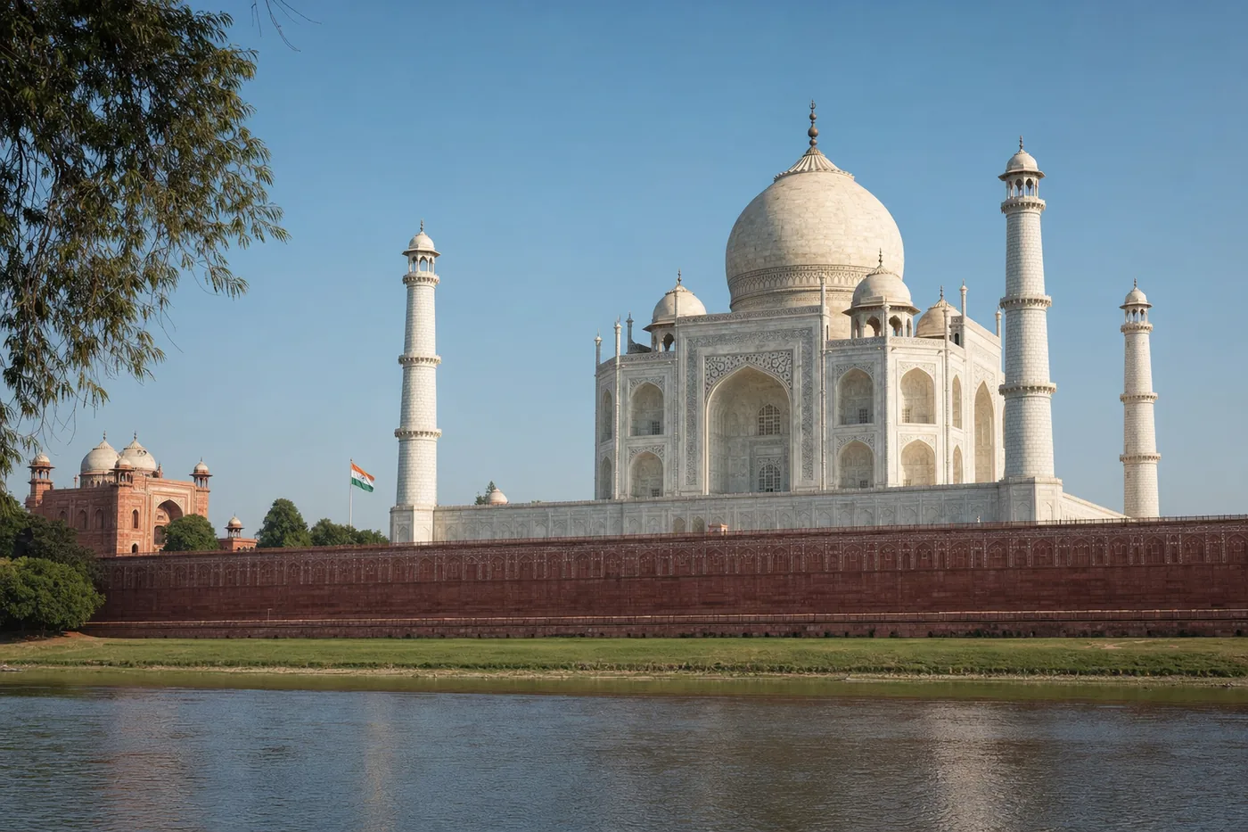 Kjent landemerke i India med landets flagg