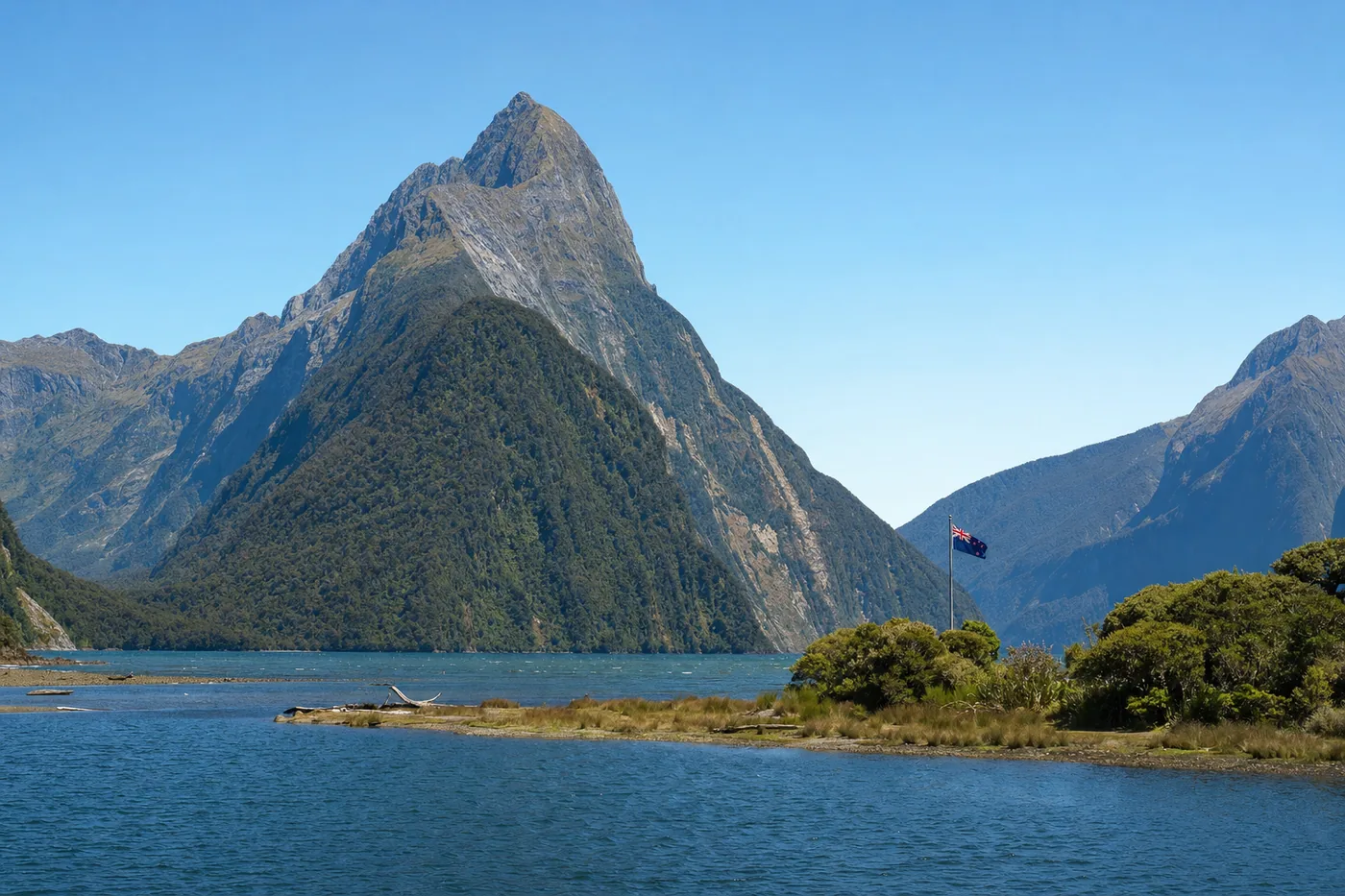 Kjent landemerke i New Zealand med landets flagg